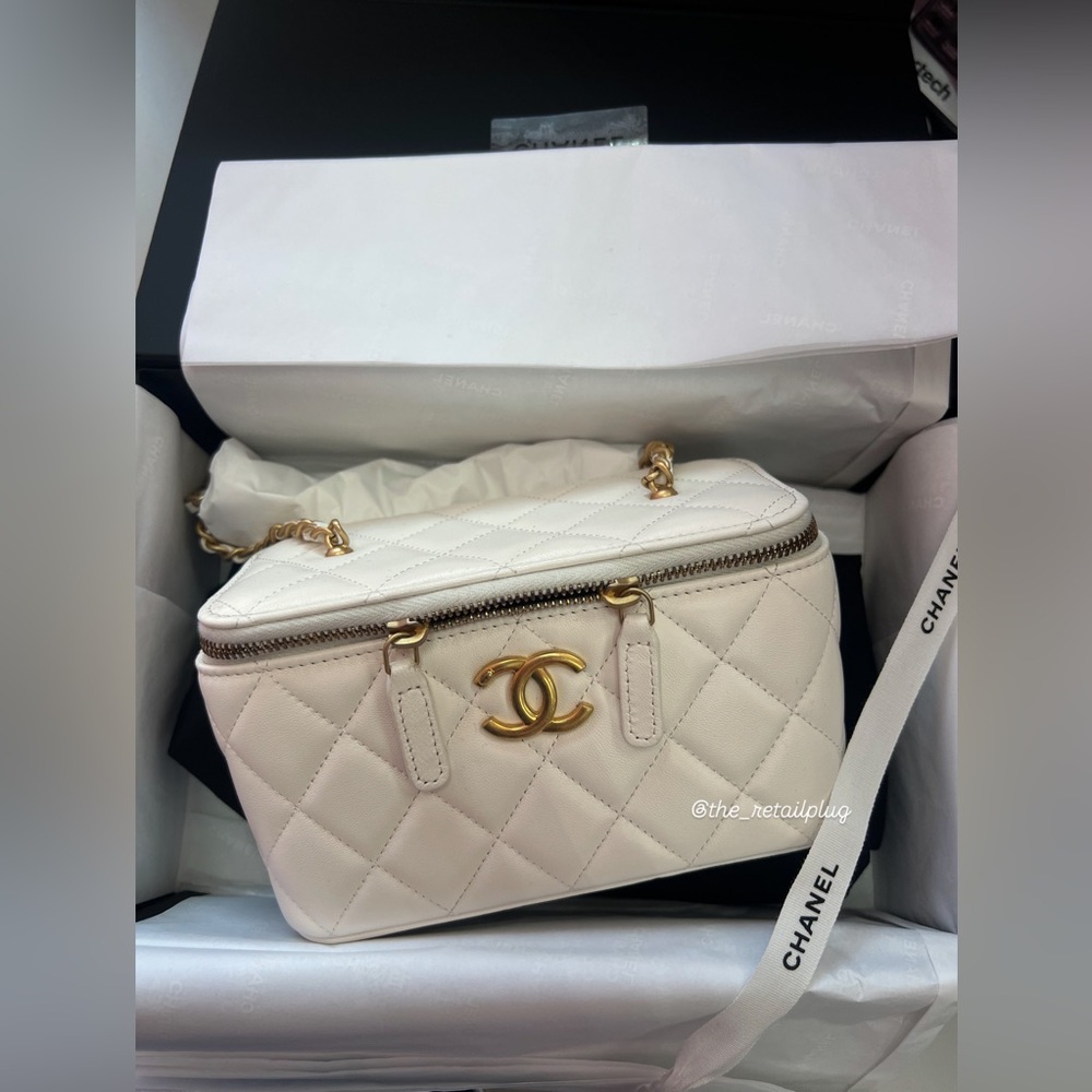 Chanel Vanity - White